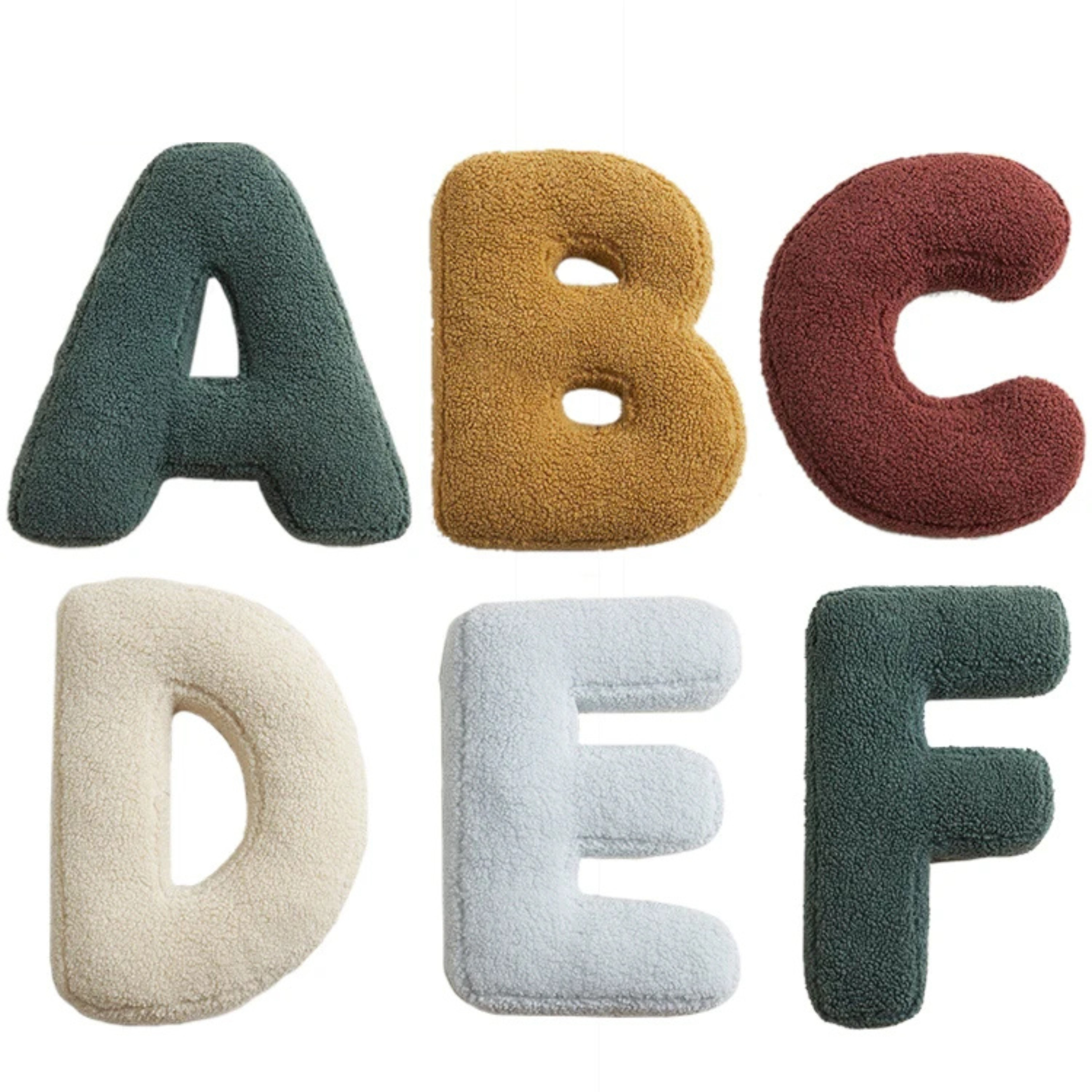 Coussin lettre alphabet – Coussin en forme de lettre, doux et moelleux, idéal pour la décoration chambre bébé ou enfant. Parfait comme cadeau personnalisé et élément ludique pour apprendre l’alphabet.