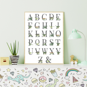 Affiche éducative avec l'alphabet illustré par des dinosaures, parfaite pour une déco ludique et pédagogique.