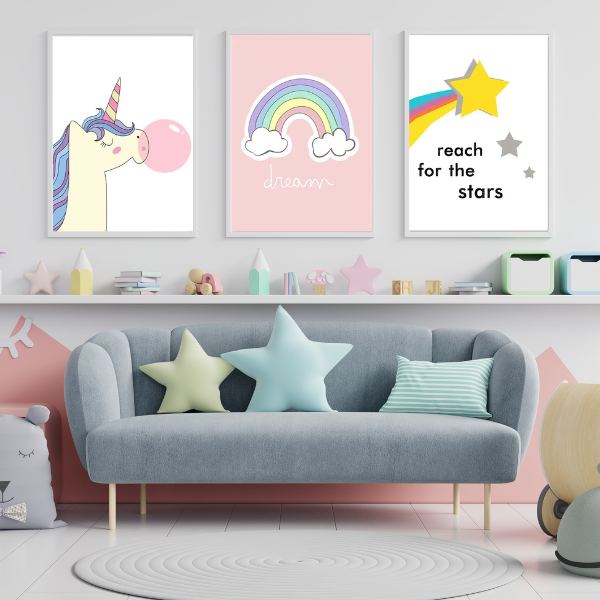 Affiche arc-en-ciel pastel avec inscription "dream", déco murale apaisante.