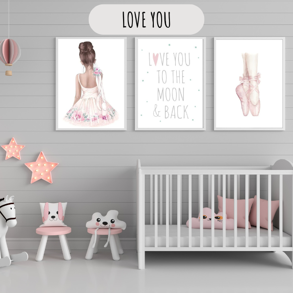 Affiche murale avec inscription "Love you to the moon & back", idéale pour une décoration de chambre bébé fille.