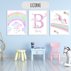Décoration murale enfant avec set de 3 affiches sur le thème licorne et arc-en-ciel