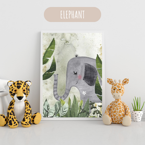 Poster éléphant dans un cadre végétal, parfaite pour une chambre d’enfant sur le thème des animaux sauvages.