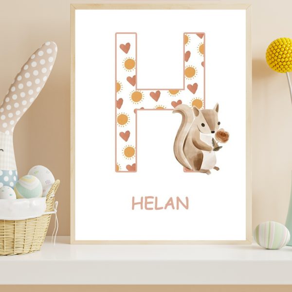 Affiche décorative avec initiale illustrée et animal pour décoration de chambre d’enfant douce et ludique