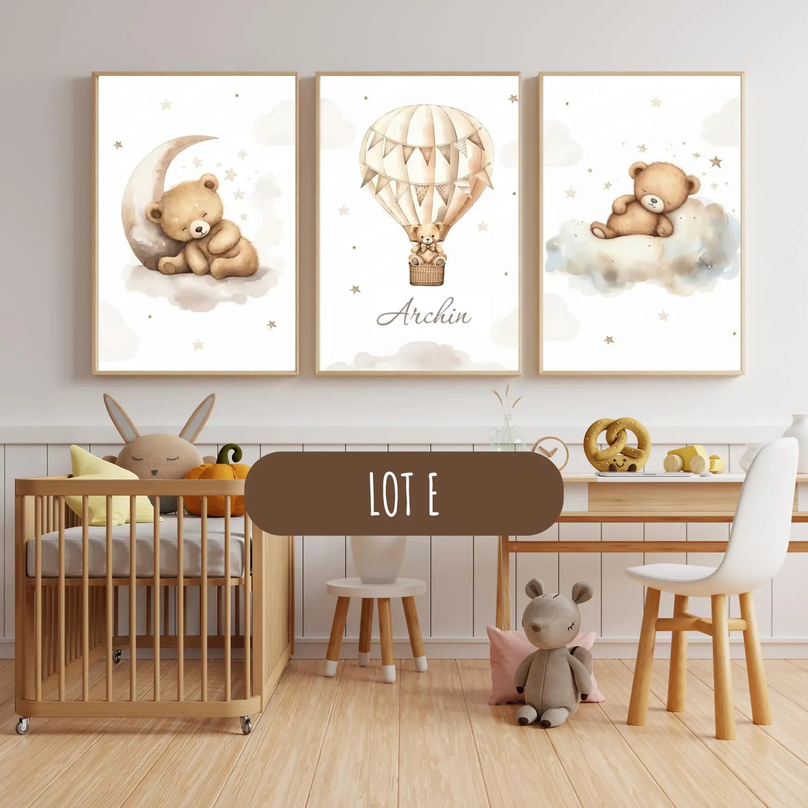 Affiche personnalisée montgolfière ourson pour chambre bébé avec prénom, décoration murale ton neutre marron beige, style doux et intemporel