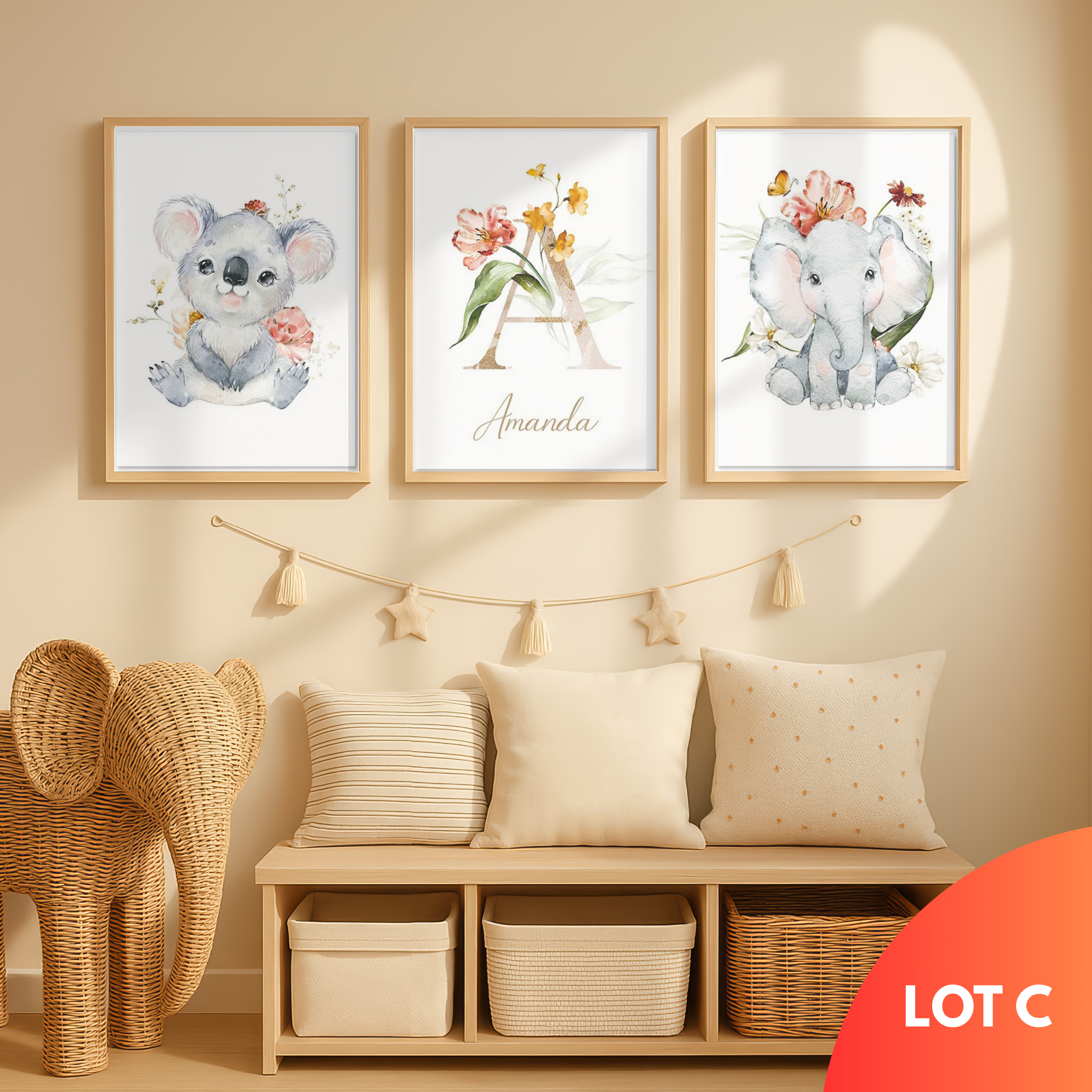 Affiche safari bébé personnalisée avec koala et éléphant, décoration murale chambre bébé fille ou garçon, affiche prénom avec initiale florale, parfaite pour un cadeau de naissance unique.