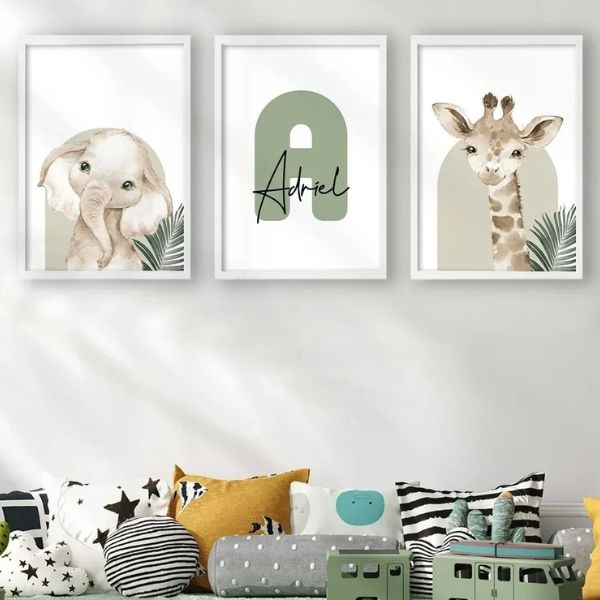 Lot de 3 affiches personnalisées vert sauge avec éléphant, girafe et prénom pour chambre bébé garçon ou fille