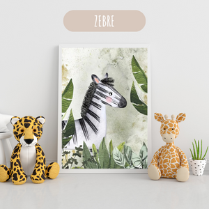 Affiche représentant un zèbre dans une ambiance jungle, idéale pour une décoration murale naturelle et apaisante.