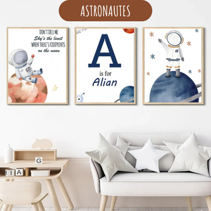 Affiches décoratives d’astronautes et planètes, parfaites pour une déco chambre enfant sur le thème de l’aventure spatiale.