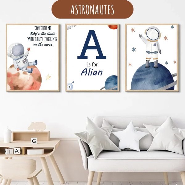 Affiches décoratives d’astronautes et planètes, parfaites pour une déco chambre enfant sur le thème de l’aventure spatiale.