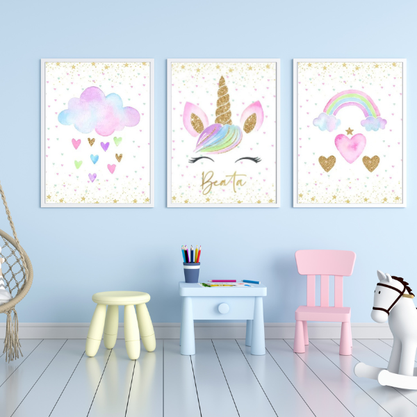 Lot de 3 affiches personnalisées licorne, arc-en-ciel et nuages, parfaites pour une décoration chambre fille et un cadeau de naissance original.