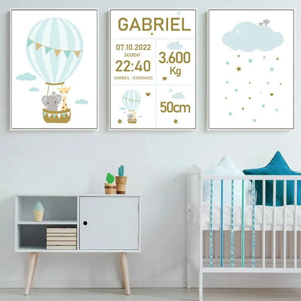 Ensemble de 3 affiches personnalisées naissance avec montgolfière, nuage et informations de naissance pour chambre bébé.