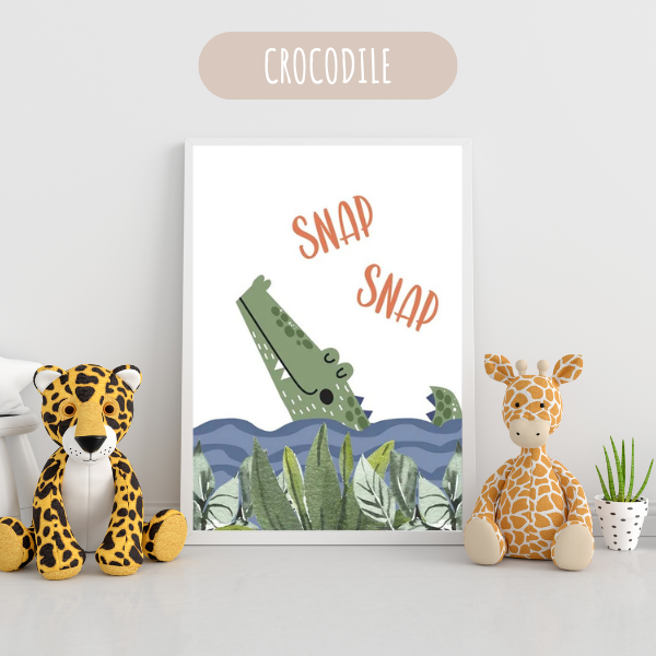 Affiche murale représentant un crocodile ludique avec l’inscription "Snap Snap", une touche fun pour une déco jungle.