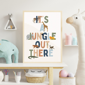 Affiche murale avec l'inscription "It's a jungle out there", mettant en scène des animaux de la savane.