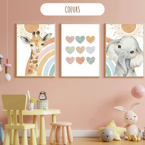 Affiche murale avec cœurs pastel pour une ambiance douce et chaleureuse dans une chambre bébé.