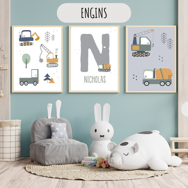 Décoration murale chambre garçon avec affiche Engins de chantier personnalisée et mobilier enfant dans un style moderne et épuré.