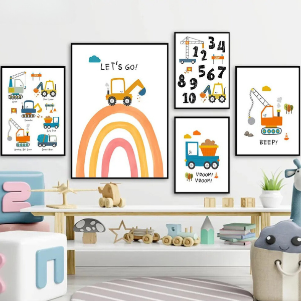 Décoration murale pour chambre d'enfant sur le thème chantier avec affiches illustrées.
