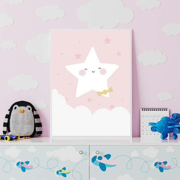 Affiche murale étoile souriante sur fond rose pastel, idéale pour une déco douce et poétique.