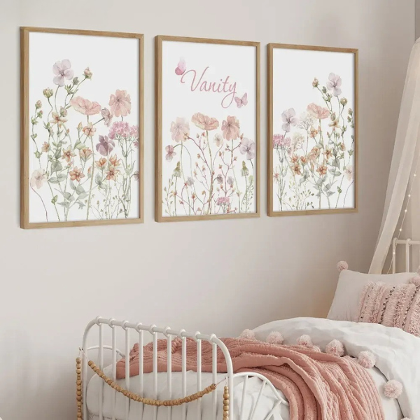 Ensemble de trois affiches florales avec prénom pour chambre de bébé fille