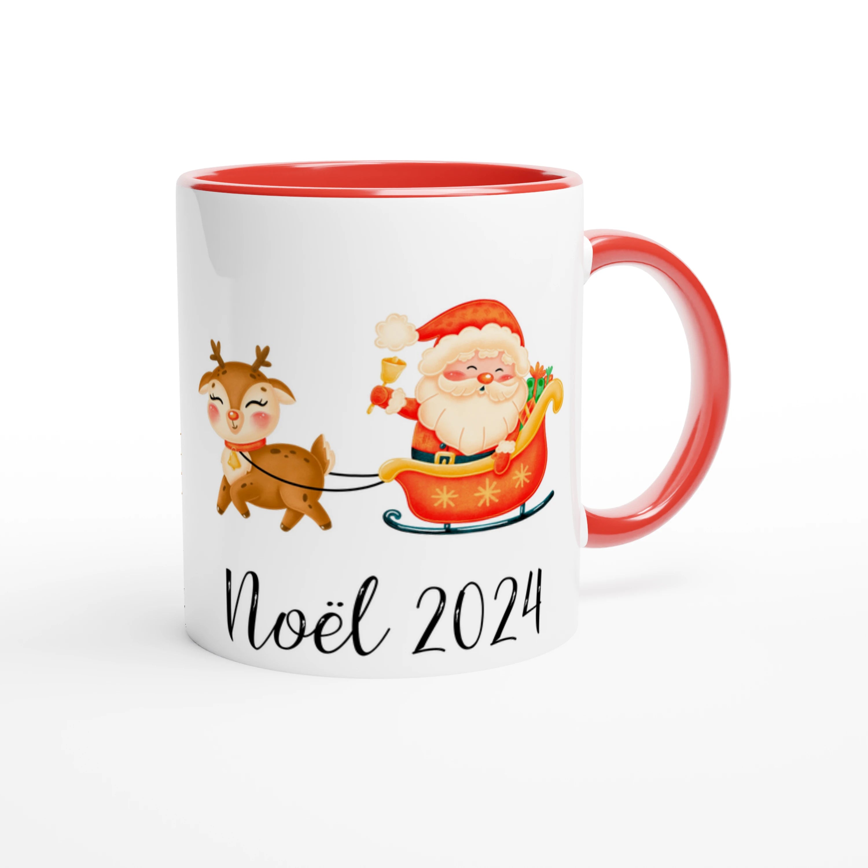 Mug personnalisé spécial Noël avec un petit renne et le Père Noël, intérieur rouge, idéal pour une ambiance festive et joyeuse.