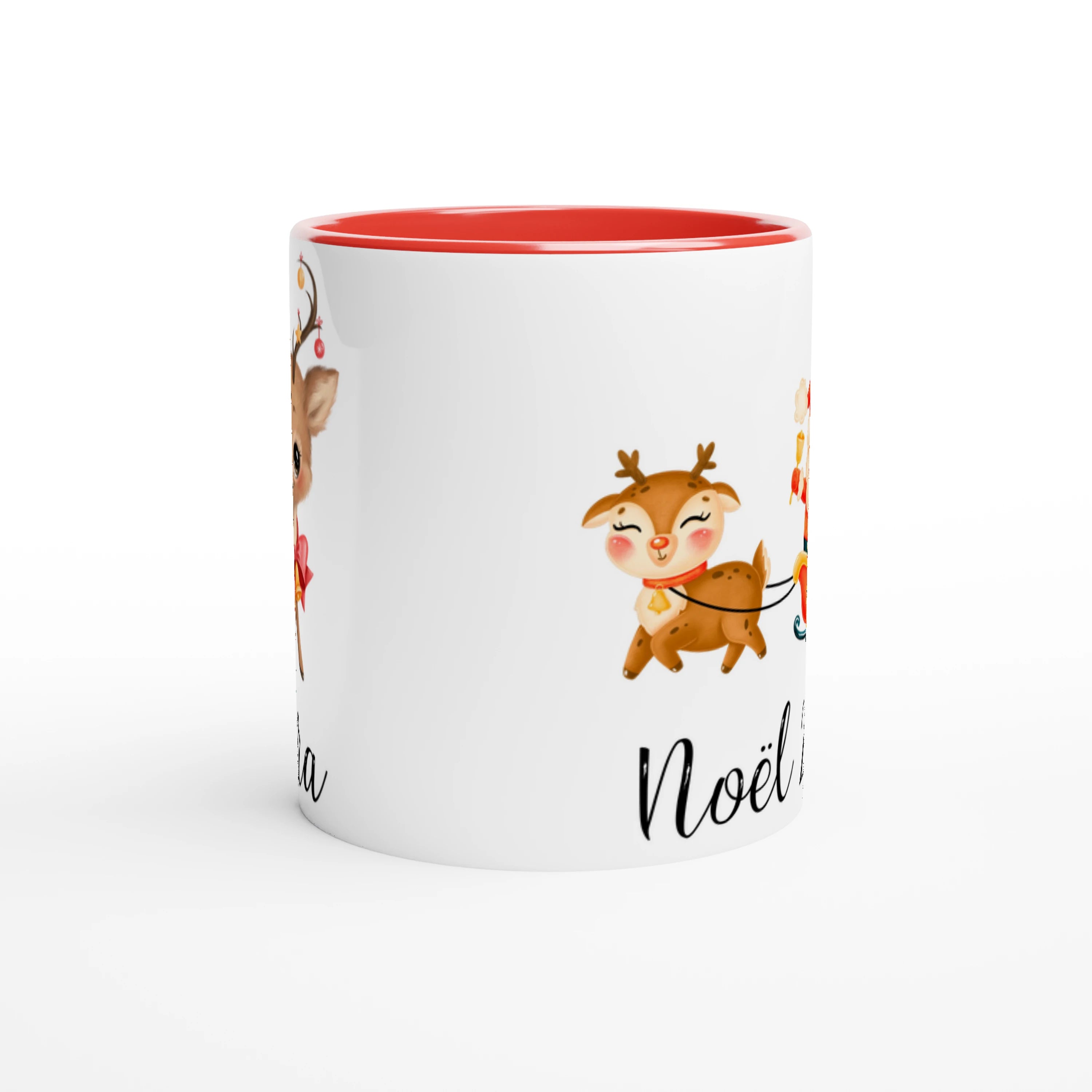 Mug personnalisé spécial Noël avec un petit renne et le Père Noël, intérieur rouge, idéal pour une ambiance festive et joyeuse.