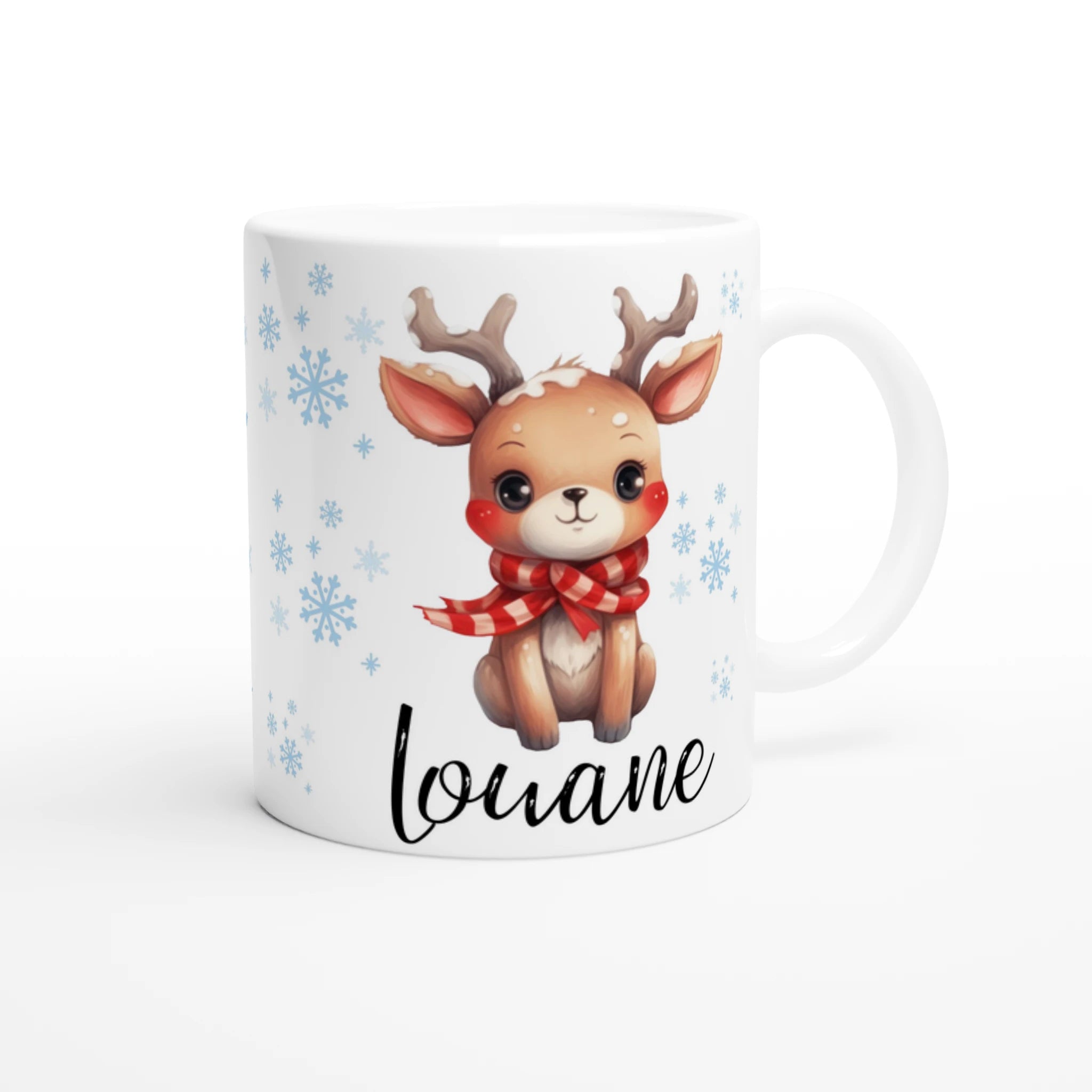Mug prénom enfant avec renne, intérieur blanc, design hivernal idéal pour Noël et l’hiver.