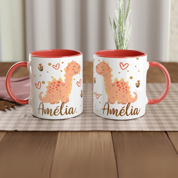 Mug dinosaure personnalisé avec prénom, intérieur rouge, parfait pour un cadeau unique et ludique.