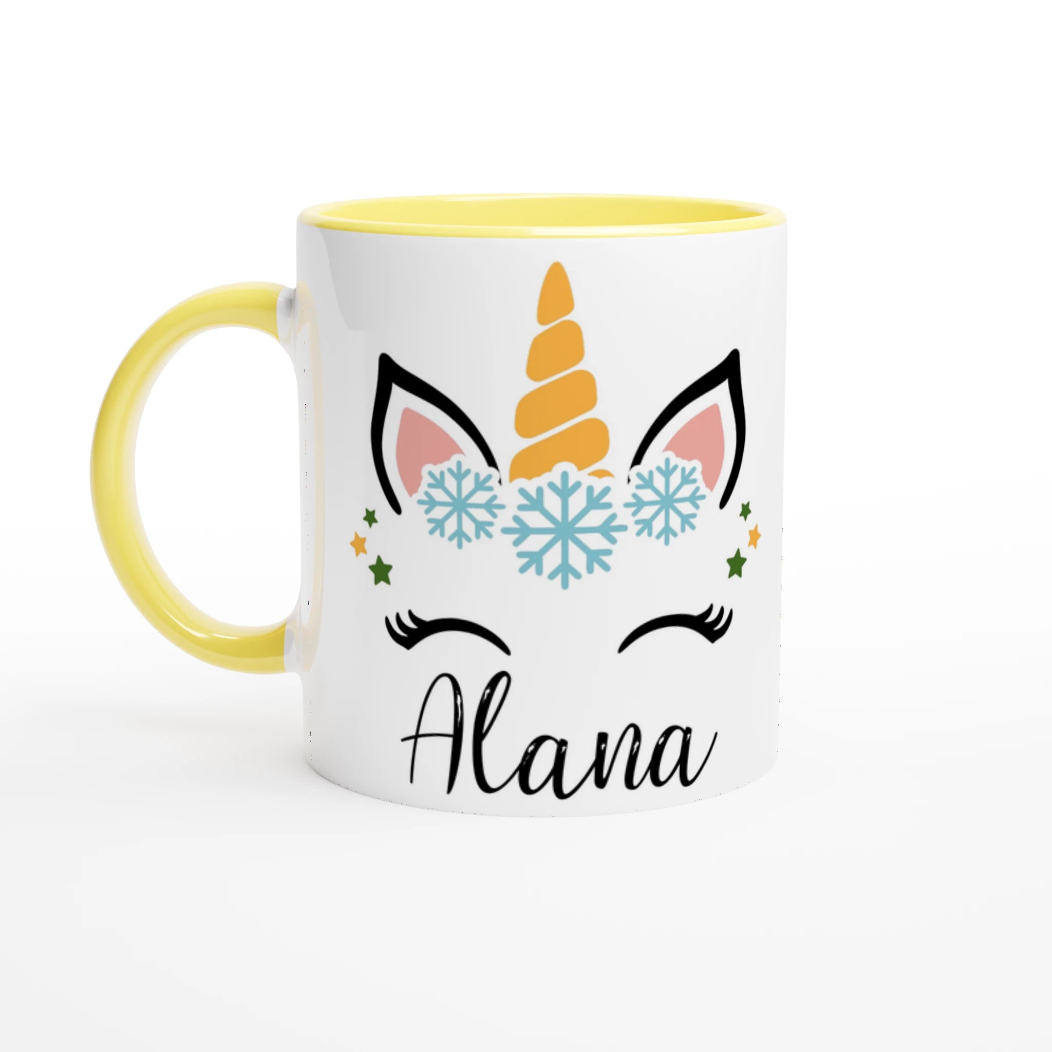 Mug blanc avec illustration licorne et flocons, anse jaune et intérieur jaune lumineux