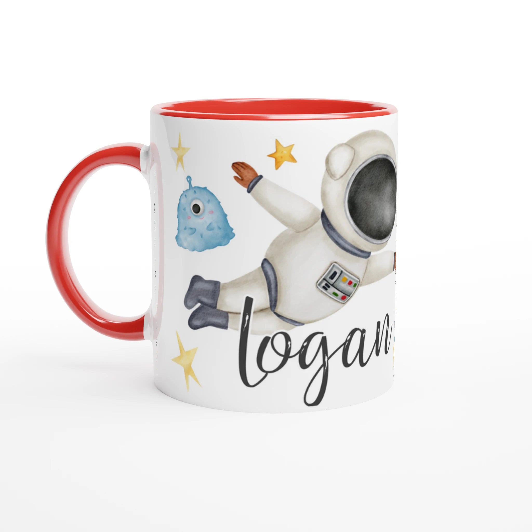 Mug personnalisé avec fusée et étoiles scintillantes, intérieur rouge, parfait pour un cadeau dynamique et unique.