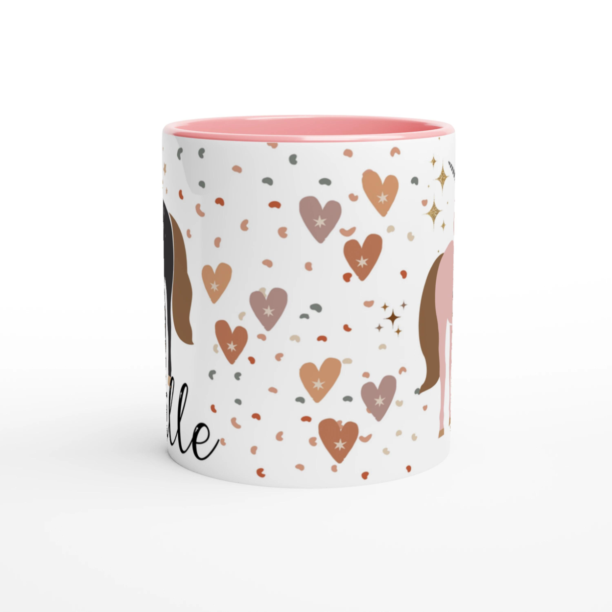 Tasse personnalisée avec licorne rose et détails dorés, intérieur rose, idéale pour un cadeau tendre et magique.