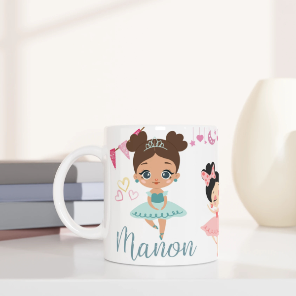 Mug personnalisé pour enfant avec prénom et illustration de danseuse ballerine, idéal pour un cadeau danseuse original et unique.