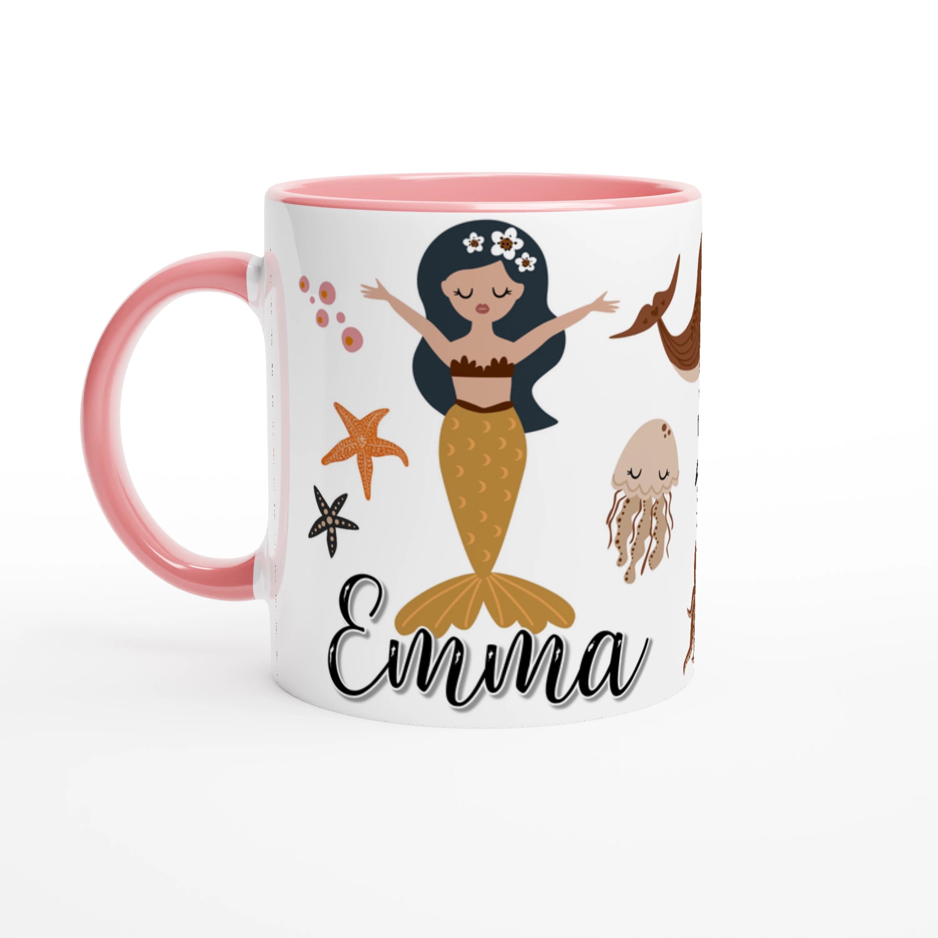 Tasse personnalisée avec prénom, motif de sirènes et coraux, intérieur rose, parfaite pour un cadeau fille élégant.