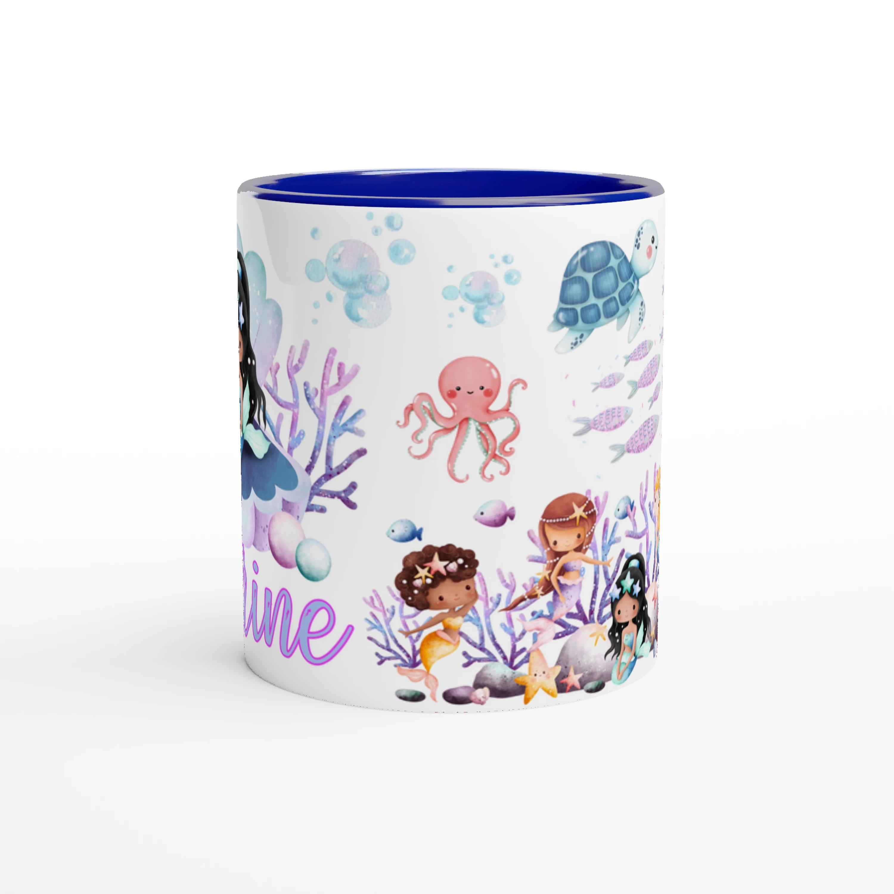 Mug personnalisé avec décor de sirène, coquillage et fonds marins enchantés, intérieur bleu, parfait pour une passionnée de l’océan.