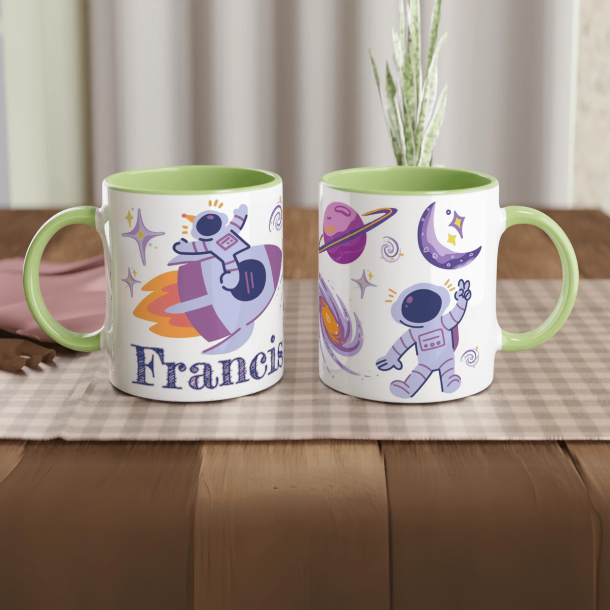 Tasse personnalisée avec dessin d’astronaute dans l’espace, intérieur vert, un cadeau original et ludique.