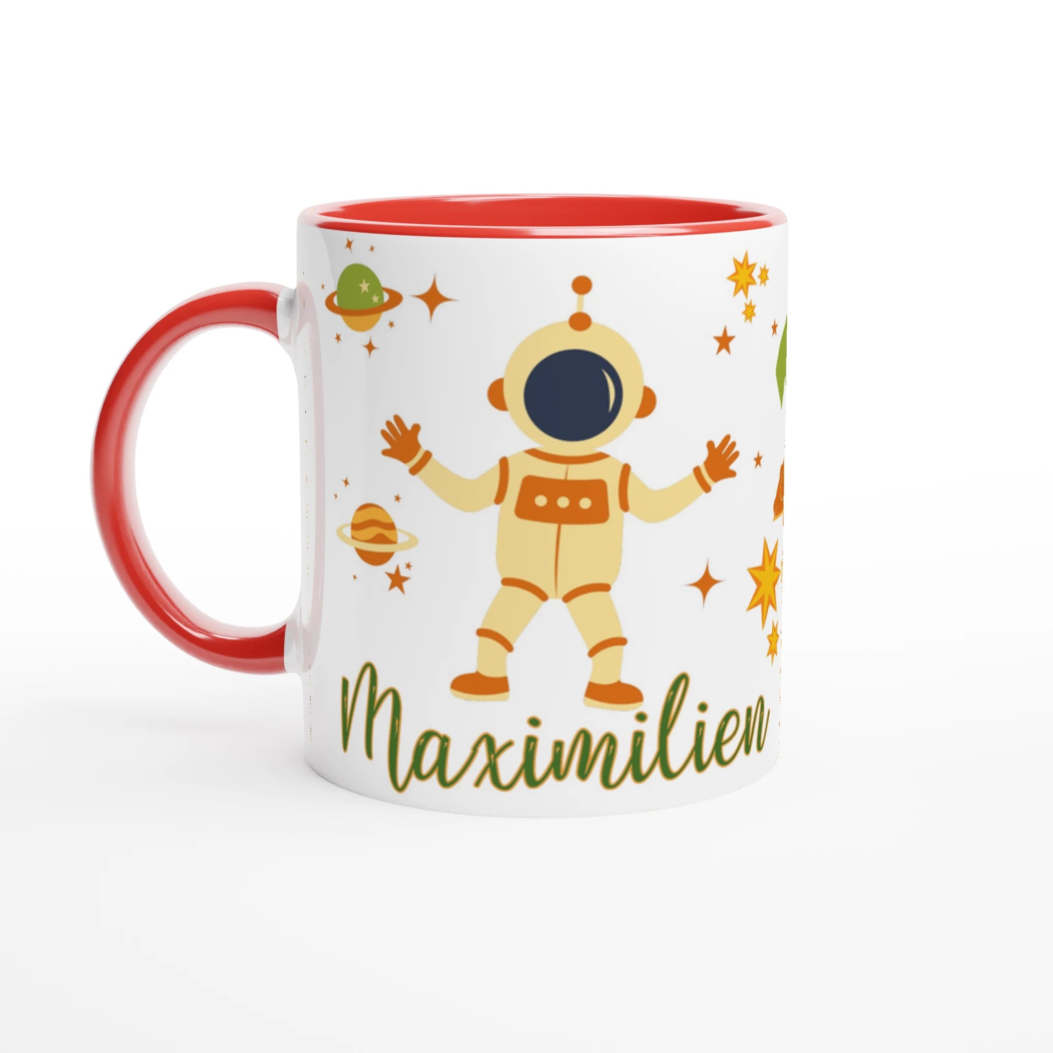 Mug personnalisé avec fusée et planètes colorées, intérieur rouge, parfait pour un cadeau dynamique et unique.