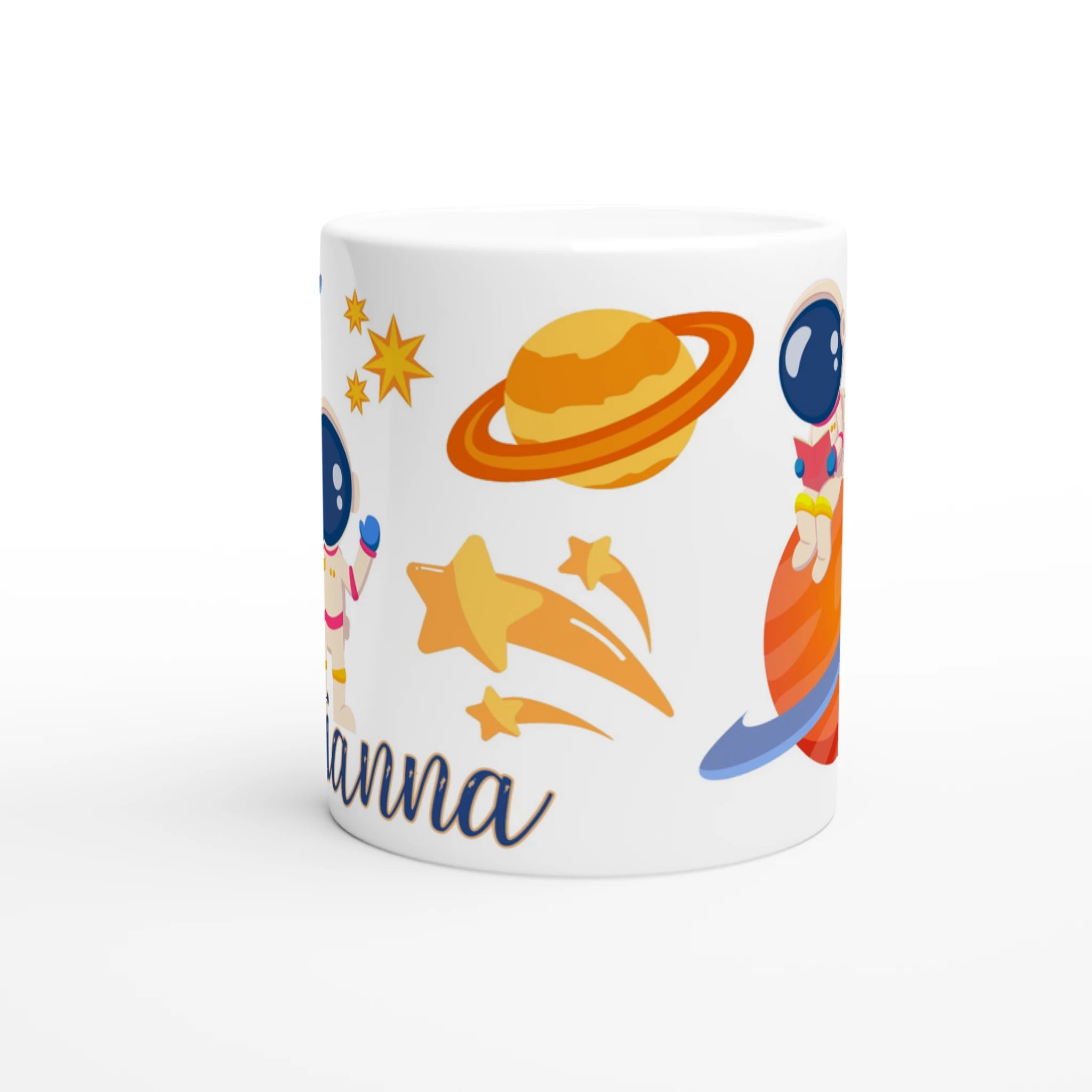 Mug personnalisé tout blanc avec astronaute flottant sur une planète, idéal pour un cadeau enfant original et ludique.
