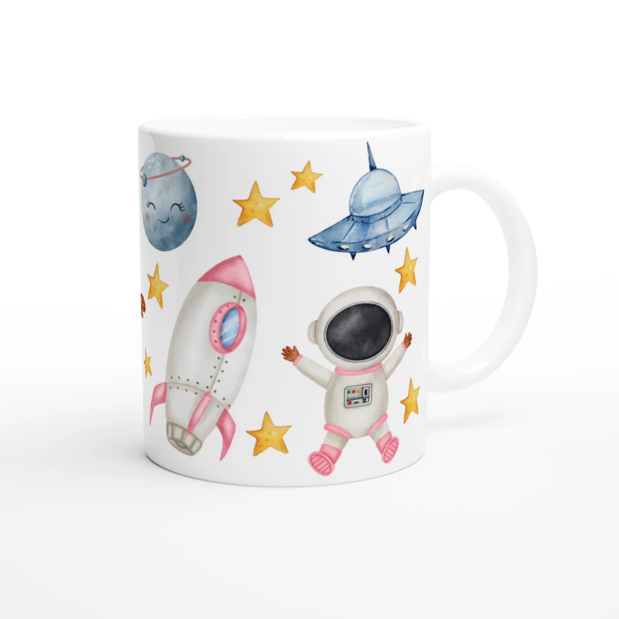 Mug personnalisé tout blanc avec astronaute en combinaison rose et fusée, idéal pour un cadeau enfant original et ludique.