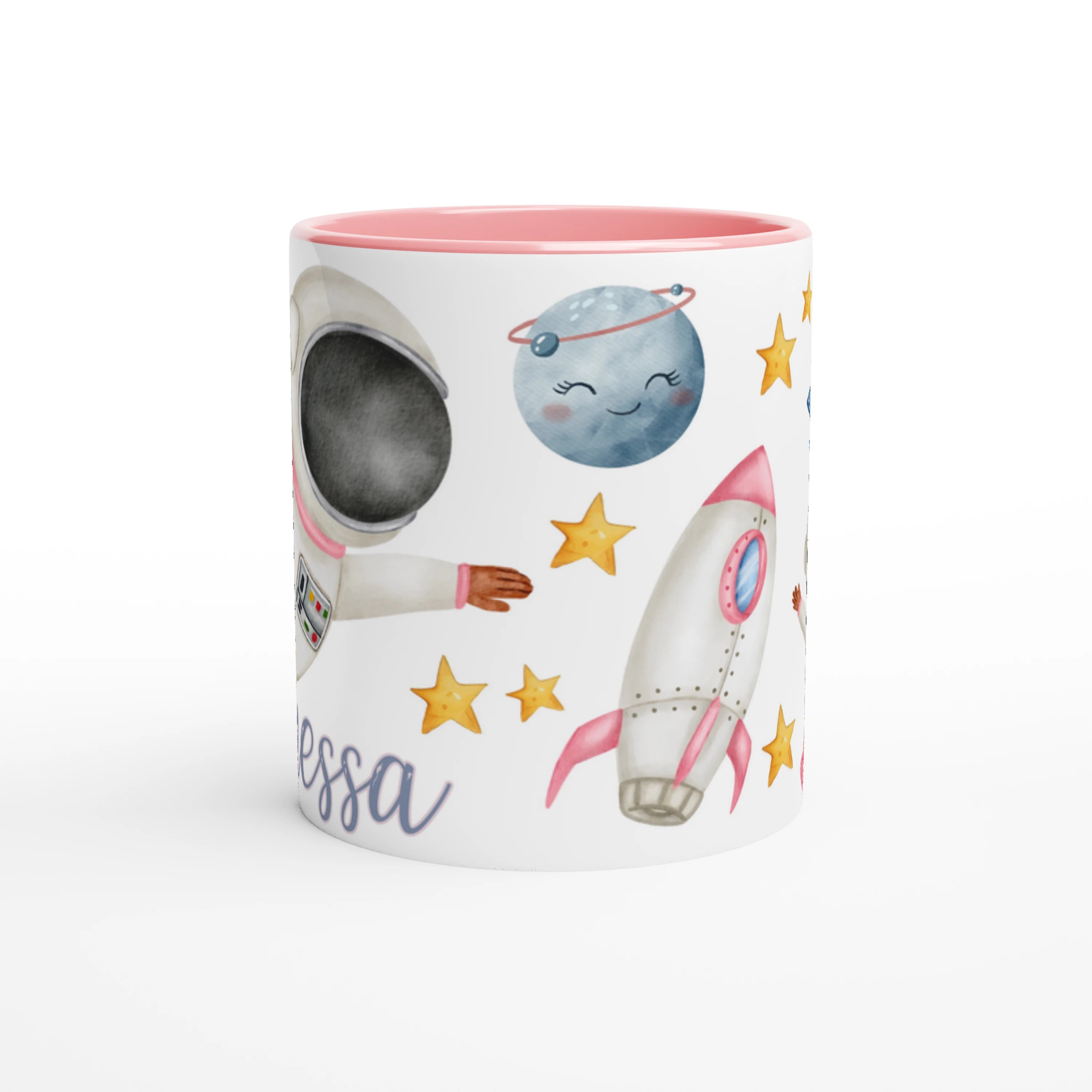 Tasse personnalisée avec exploratrice de l’espace et fusée rose, intérieur rose, idéale pour un cadeau féerique.