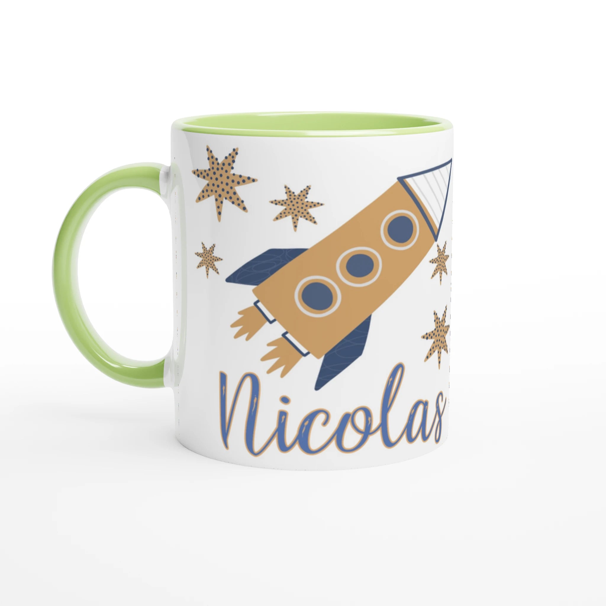 Tasse personnalisée avec dessin d’astronaute et étoiles scintillantes, intérieur vert, un cadeau original et apaisant.