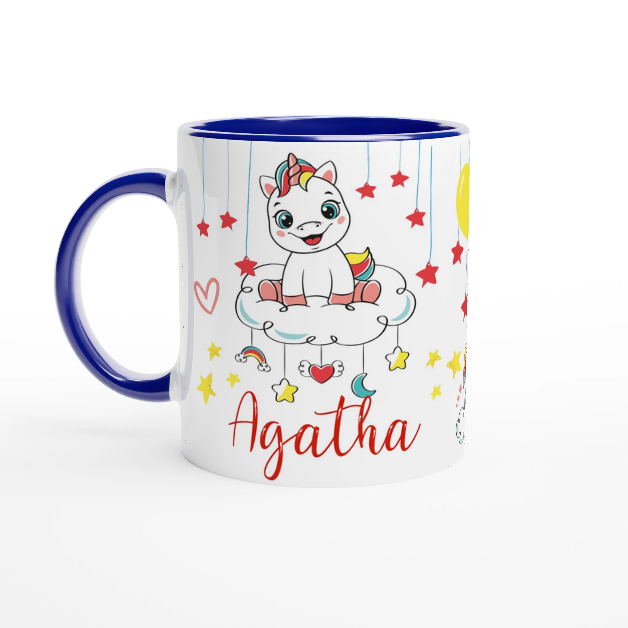 Mug personnalisé avec licorne et ciel rempli de petites étoiles, intérieur bleu, idéal pour une petite rêveuse passionnée de magie.