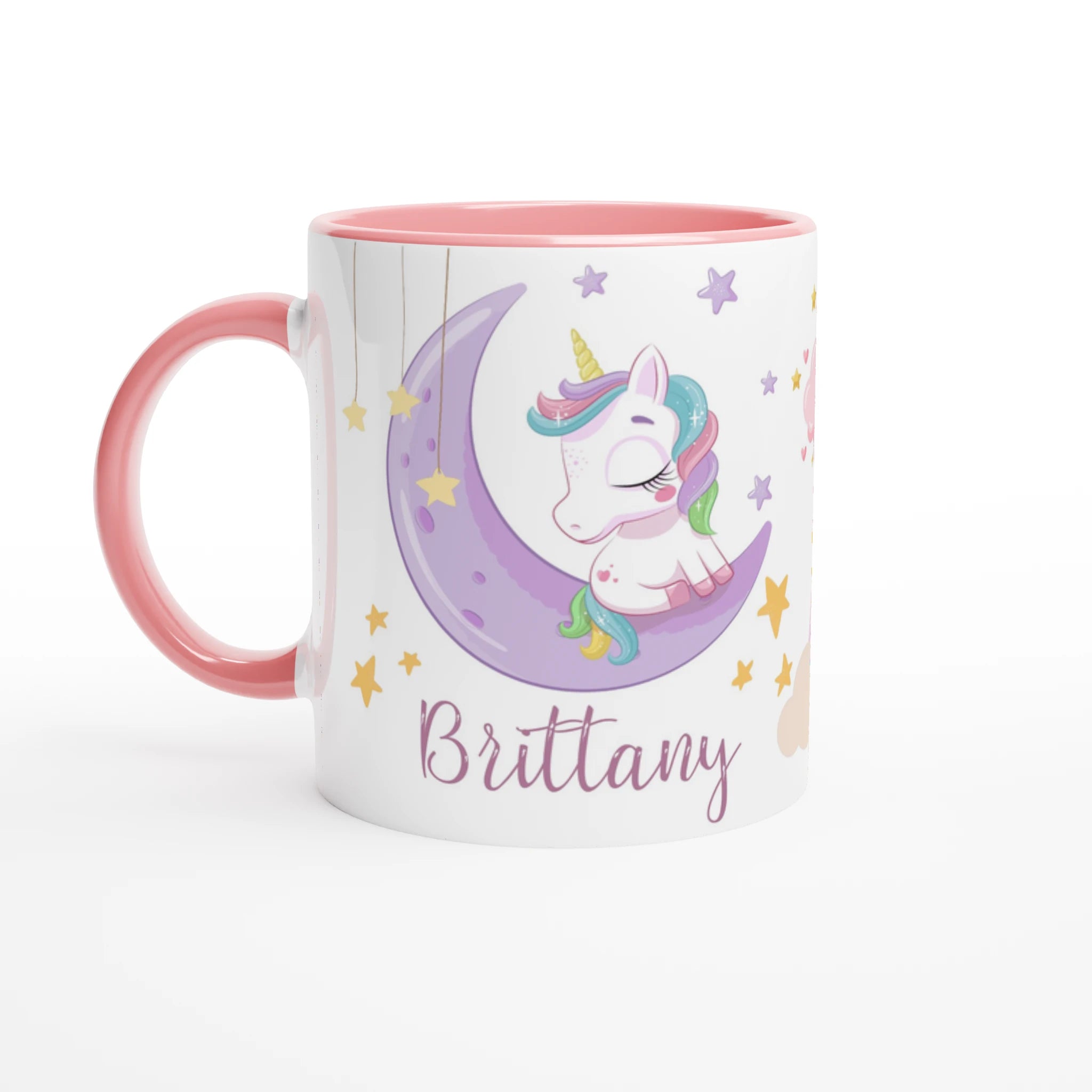 Tasse personnalisée avec licorne et arc-en-ciel pastel, intérieur rose, idéale pour un cadeau tendre et enchanteur.
