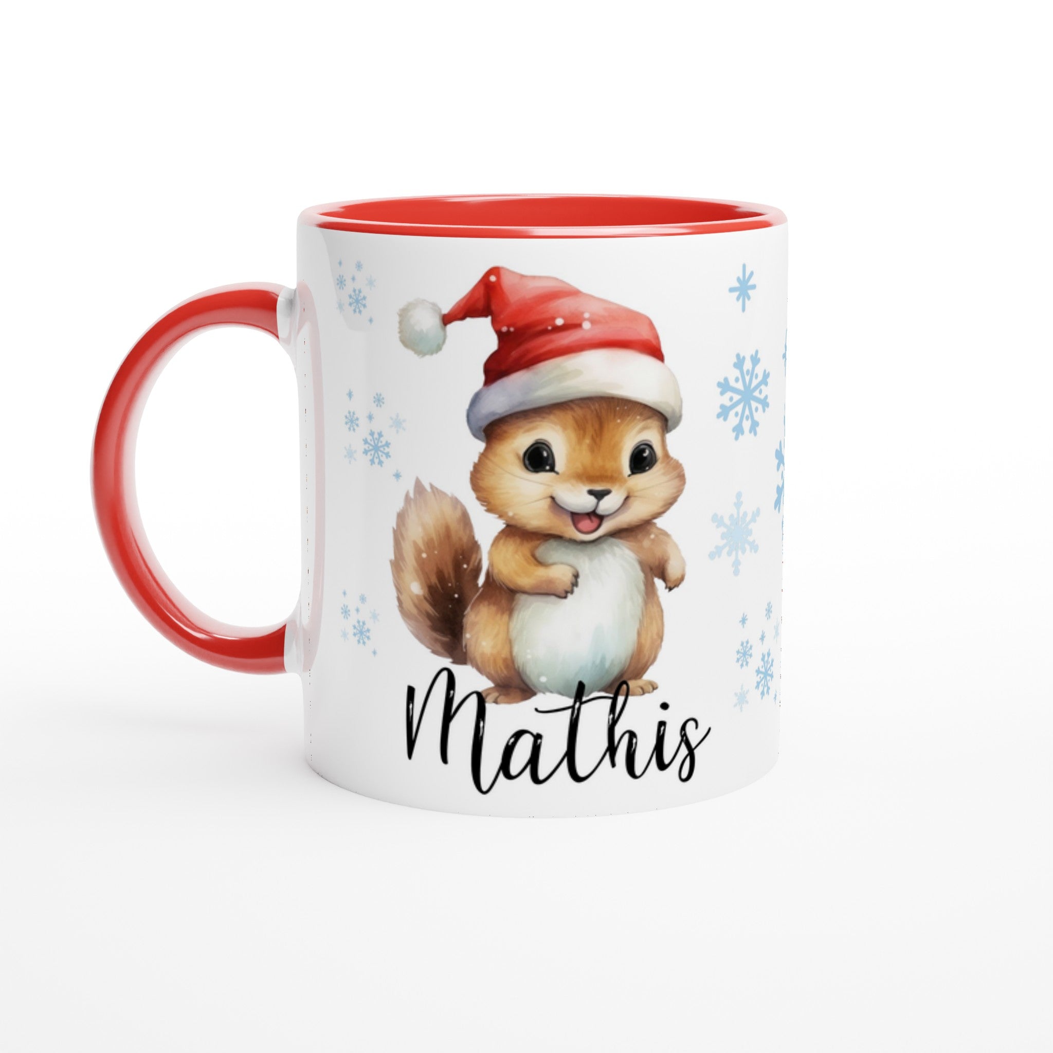 Tasse de Noël personnalisée avec un écureuil joyeux en bonnet rouge, intérieur rouge, idéal pour une ambiance chaleureuse et festive.