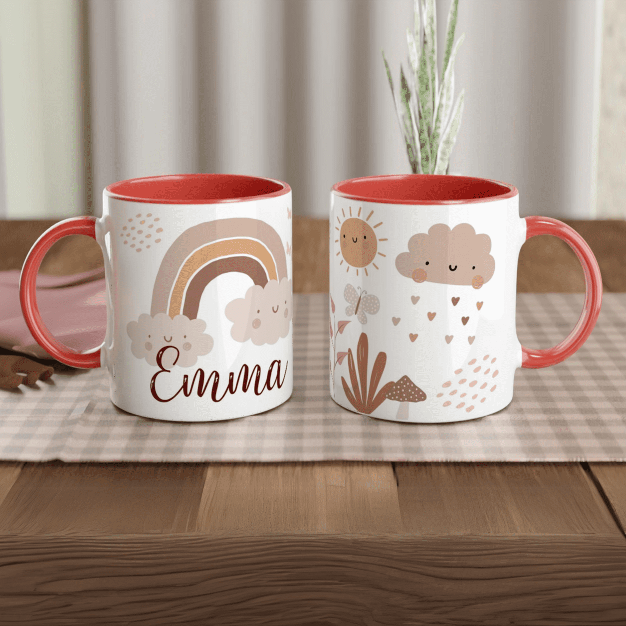 Mug personnalisé avec nuage heureux et détails chaleureux, intérieur rouge, parfait pour un cadeau réconfortant et original.