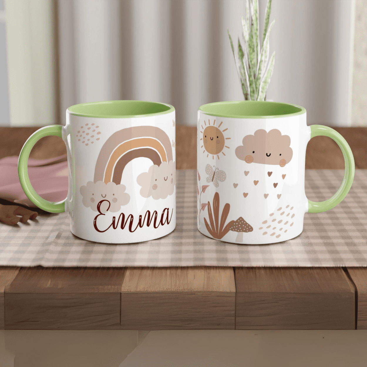 Tasse personnalisée avec nuages et éléments végétaux bohèmes, intérieur vert, un cadeau nature et zen.