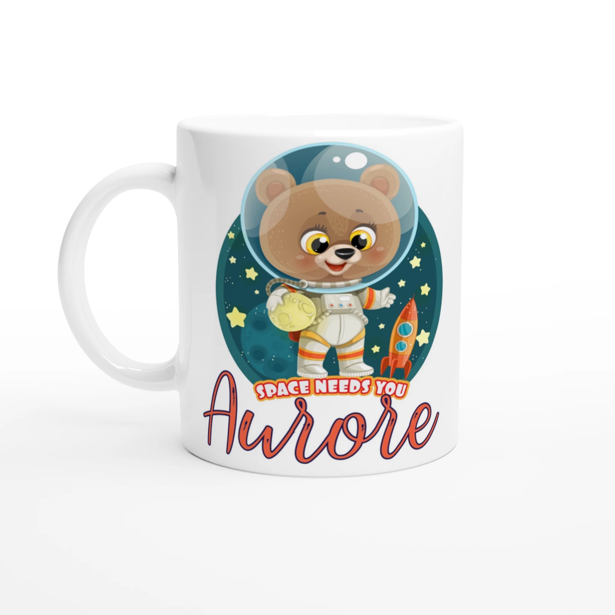 Mug personnalisé tout blanc avec ourson astronaute tenant une planète, parfait pour un cadeau enfant original et ludique.
