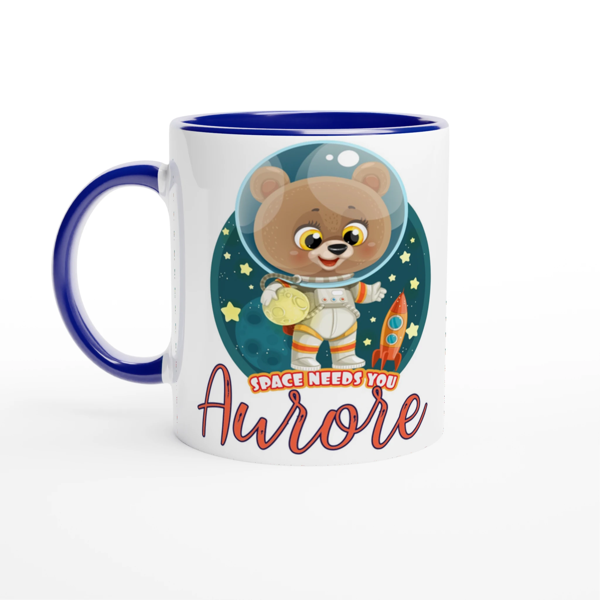 Mug personnalisé avec ourson et fond étoilé, intérieur bleu, idéal pour un petit passionné du cosmos.