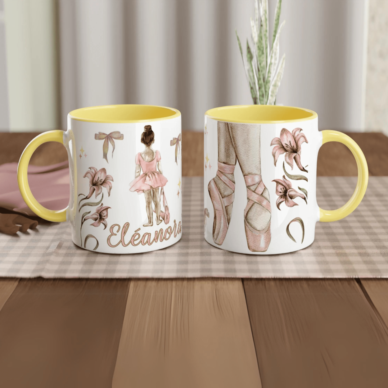 Mug prénom personnalisable avec design de danseuse et décor floral, intérieur jaune, parfait pour une petite fille passionnée de ballet.