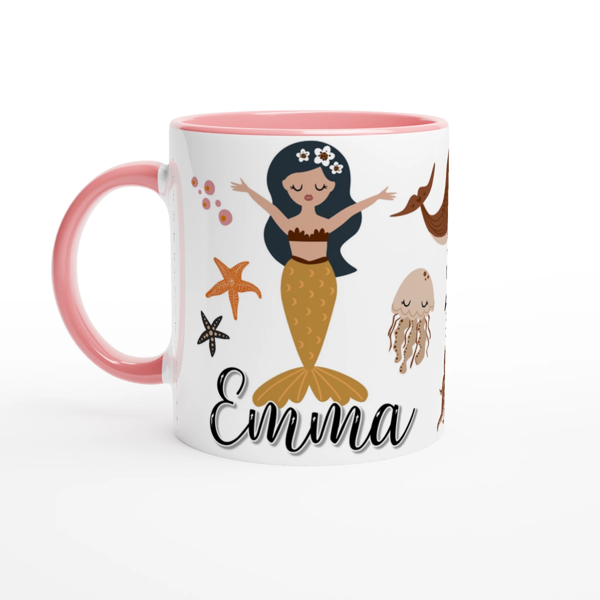Tasse personnalisée avec prénom, motif de sirènes et coraux, intérieur rose, parfaite pour un cadeau fille élégant.