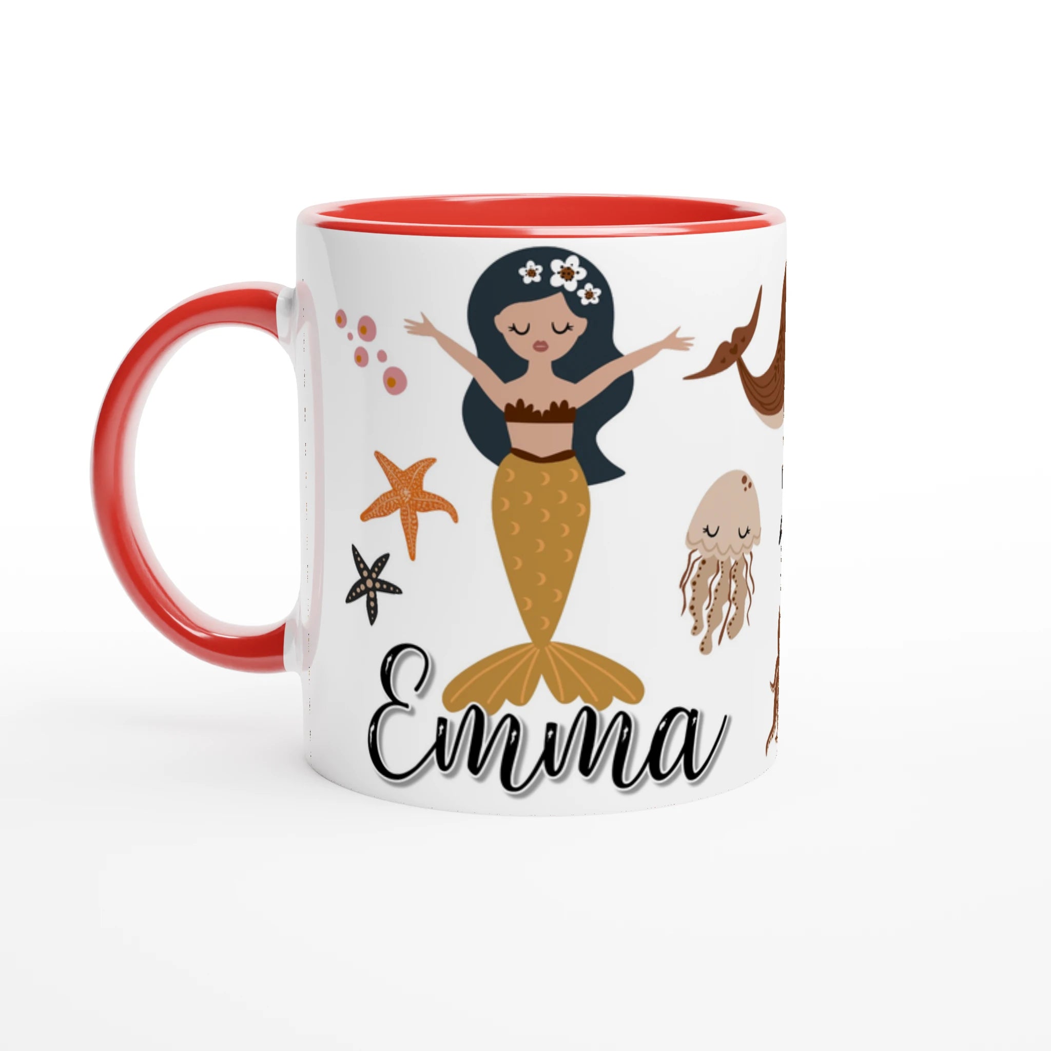 Mug prénom personnalisé avec illustration de sirènes et coraux, intérieur rouge, parfait comme cadeau pour une passionnée de la mer.