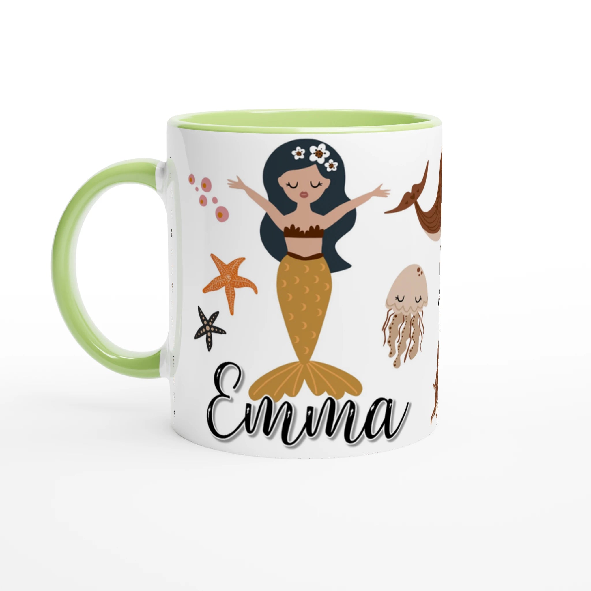 Tasse personnalisée tout blanc avec prénom et décor de sirènes et coraux, intérieur vert, idéale pour un cadeau original et coloré.