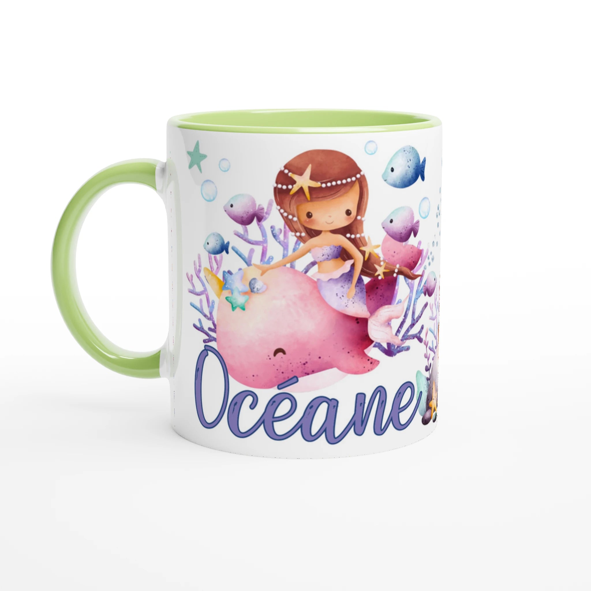 Tasse personnalisée avec décor de sirènes et coraux, intérieur vert, idéale pour un cadeau coloré et original.